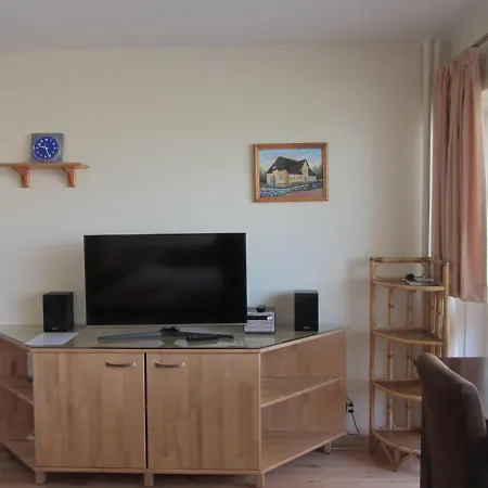 Luv-und-lee-apartment-10 *